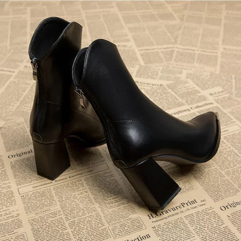 Felice™ - Sleek Pointed Toe Ankle Boots